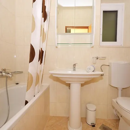 Vukadin * 特罗吉尔